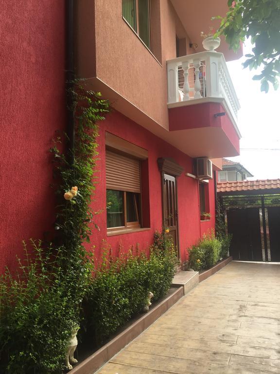 Red House Family Hotel Ravda Bagian luar foto